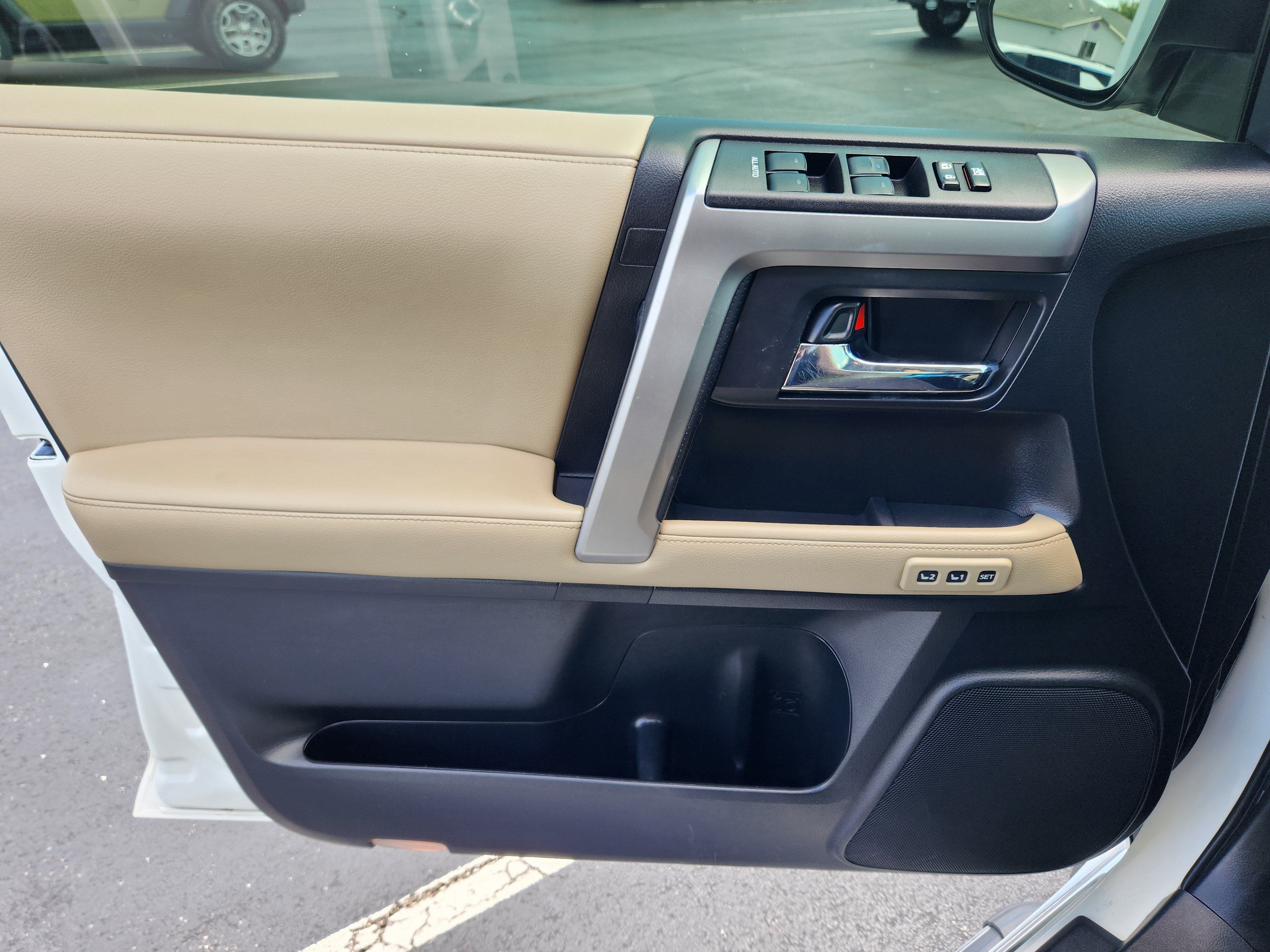 Used 2019 Toyota 4Runner Limited AWD/4WD image 23