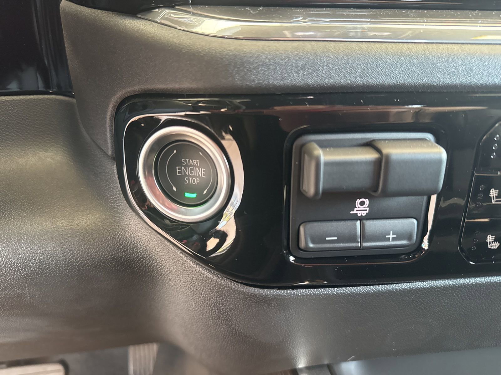 New 2025 Chevrolet Silverado 2500 High Country w/ Z71 Off-Road Package image 31