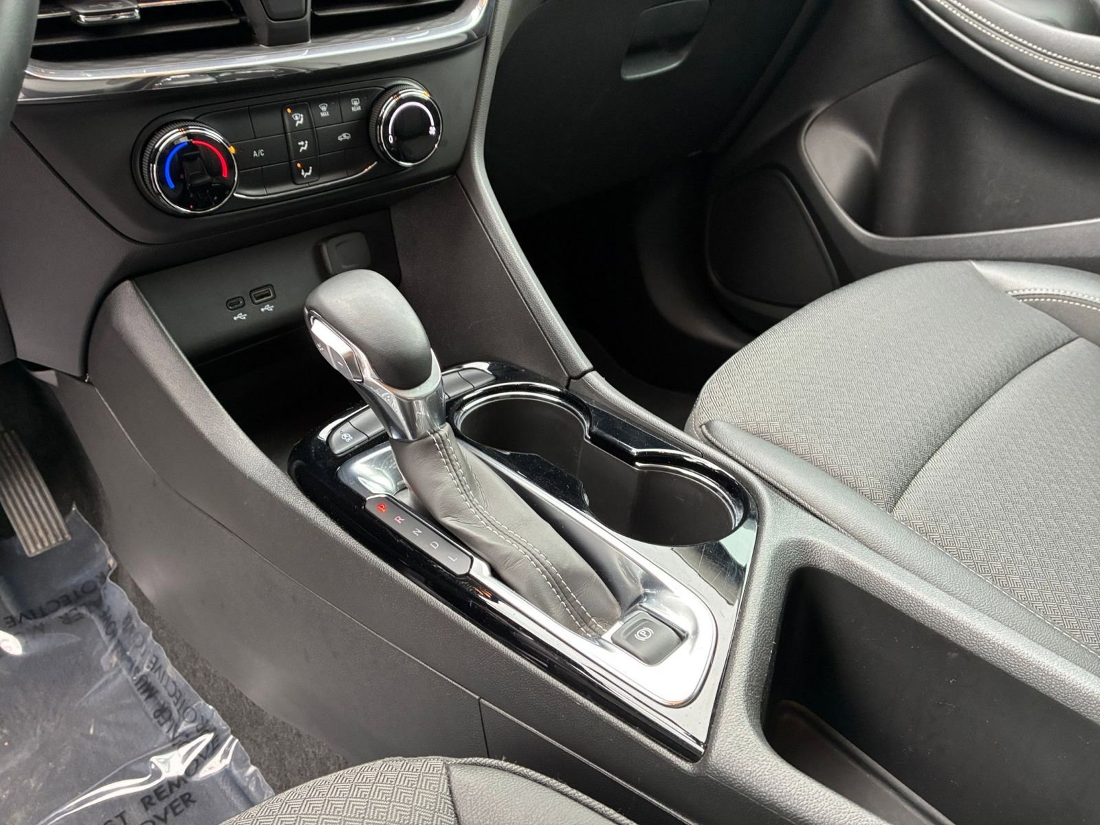 Used 2025 Buick Encore GX Preferred image 40