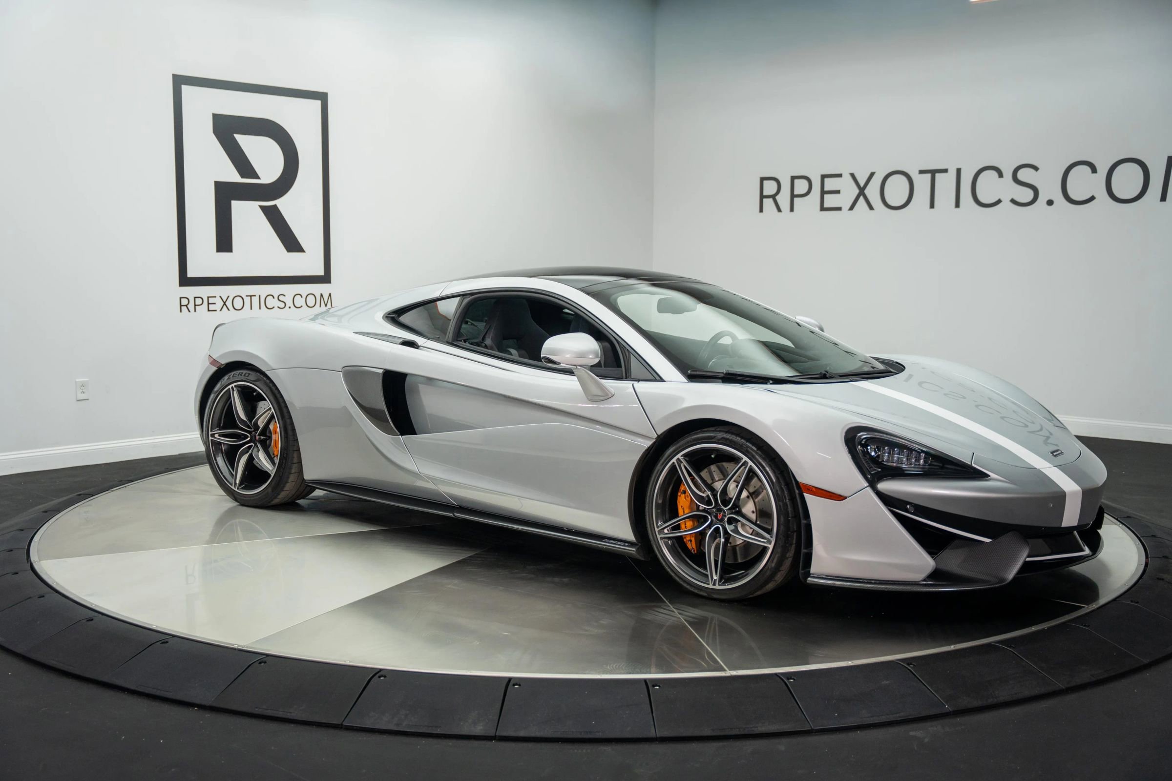 Used 2017 McLaren 570S image 11