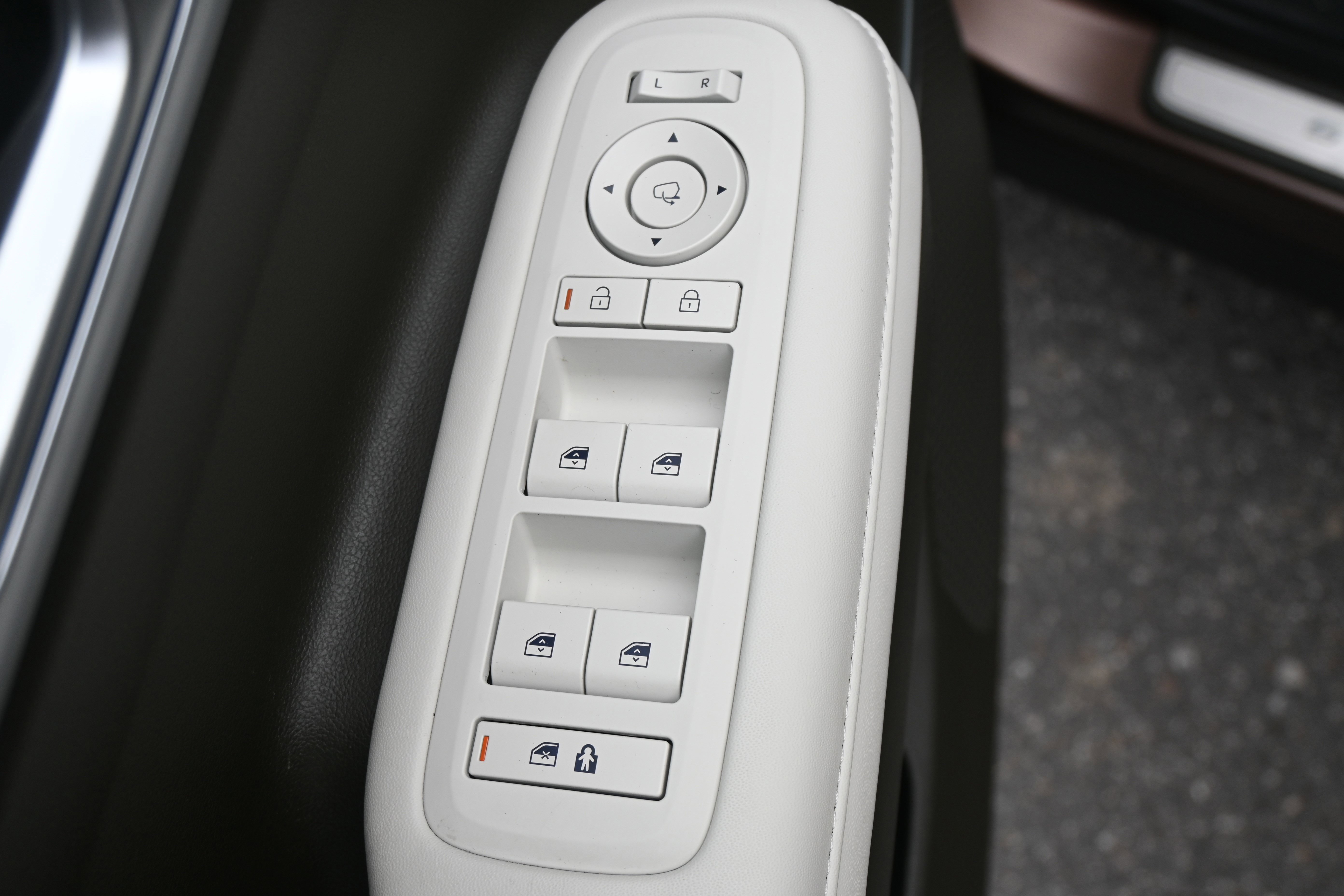 Used 2024 Hyundai Santa Fe Calligraphy image 15