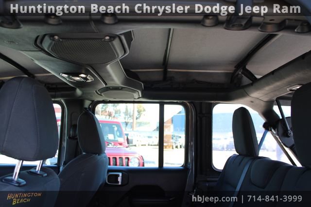 Used 2023 Jeep Wrangler Sport image 33