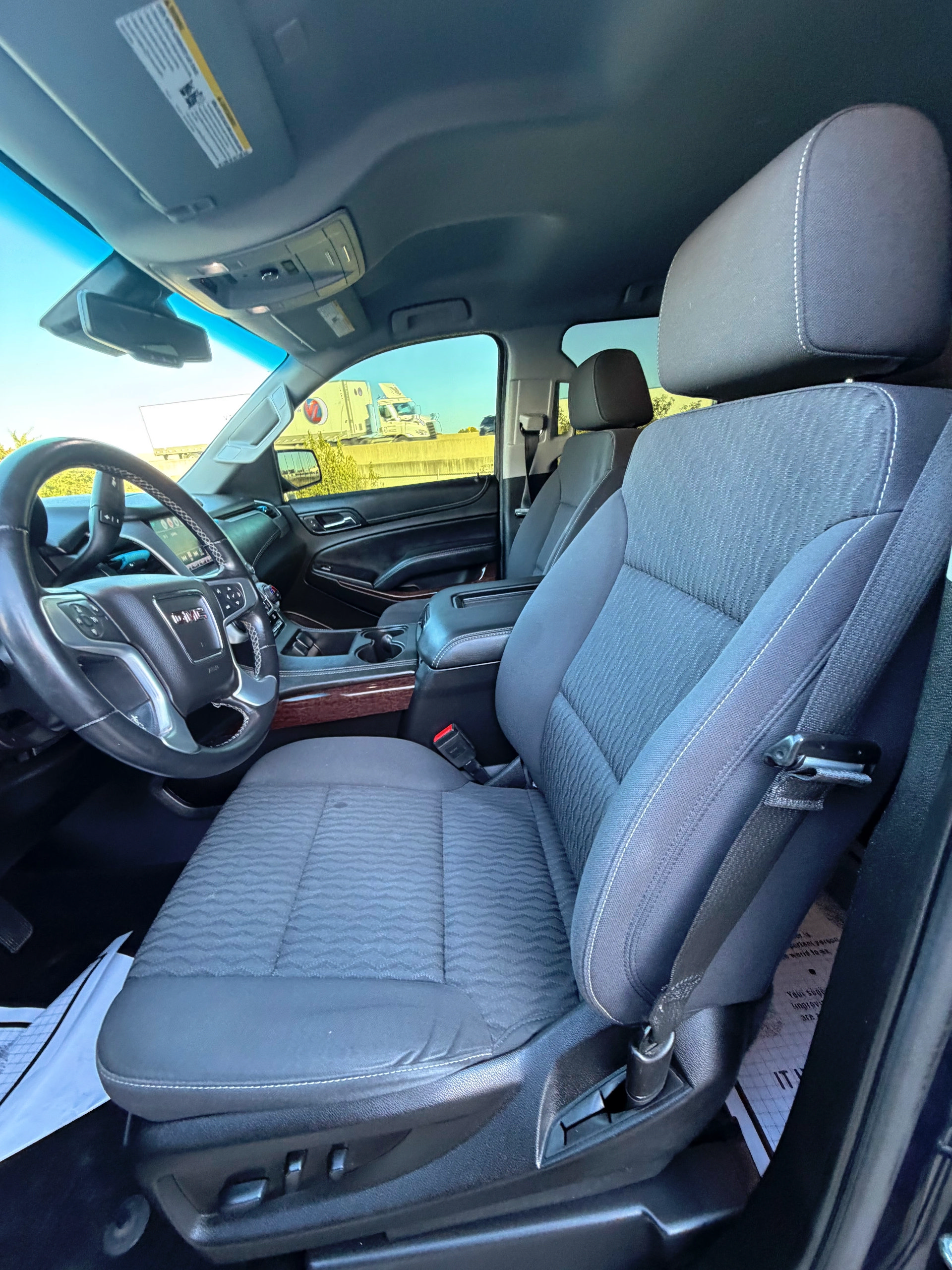 Used 2019 GMC Yukon SLE w/ SLE Value Package AWD/4WD image 9