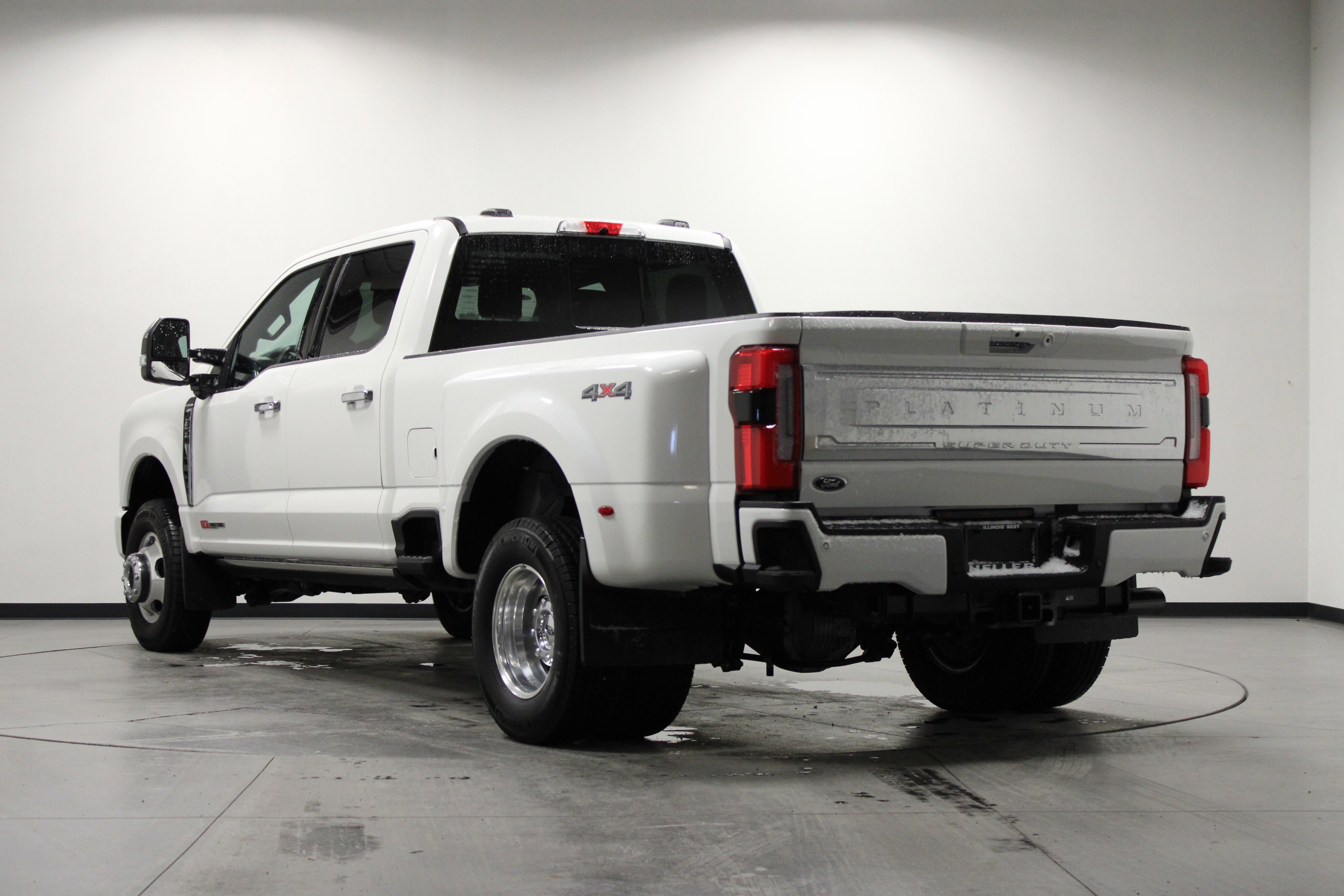 Used 2024 Ford F350 Platinum image 6