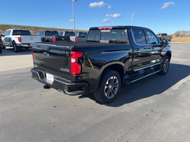 Used 2024 Chevrolet Silverado 1500 High Country w/ Technology Package image 5