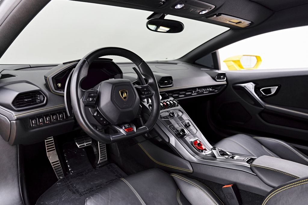 Used 2017 Lamborghini Huracan LP 580-2 RWD image 2