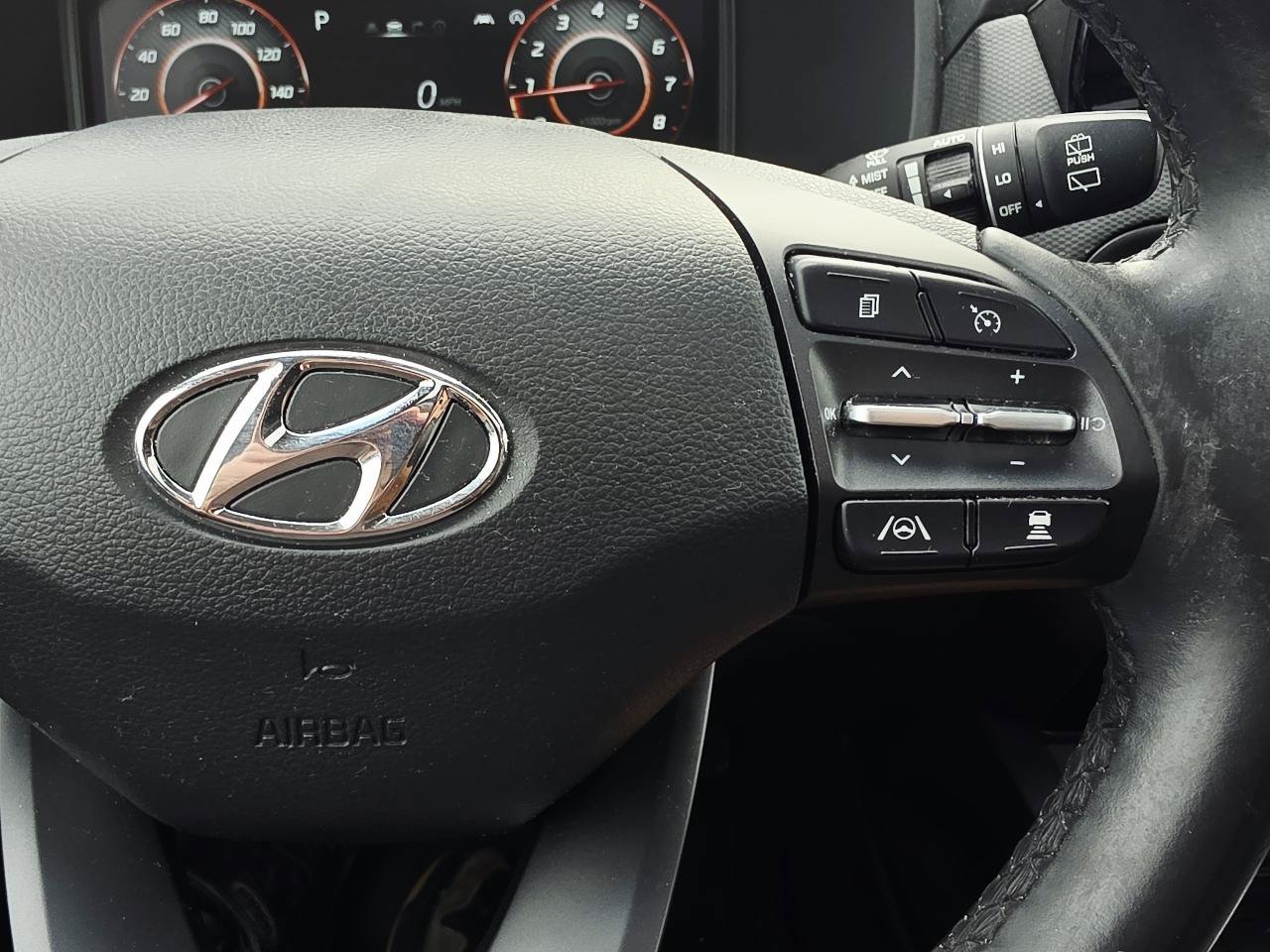 Used 2022 Hyundai Kona Limited FWD image 33