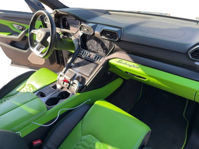 Used 2022 Lamborghini Urus AWD/4WD image 15