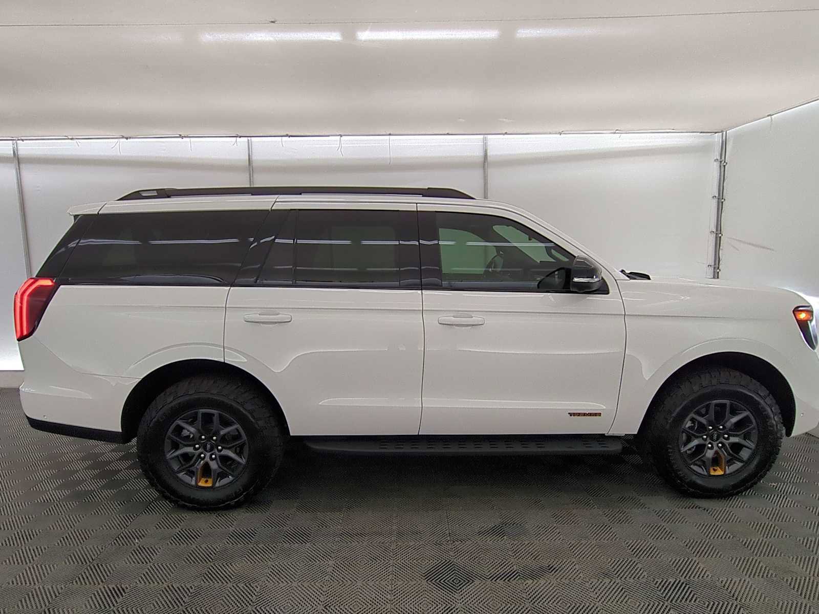 Used 2025 Ford Expedition Tremor AWD/4WD image 7