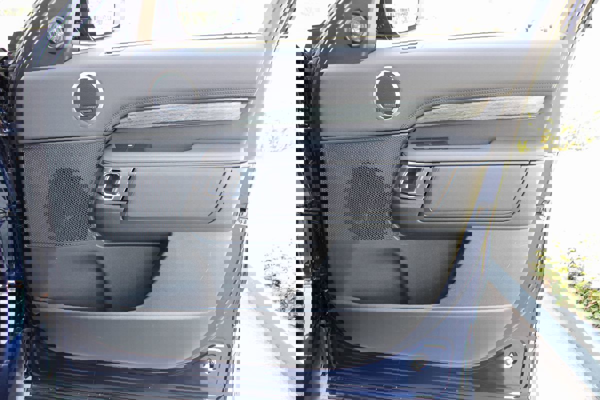 Used 2019 Land Rover Discovery HSE image 49