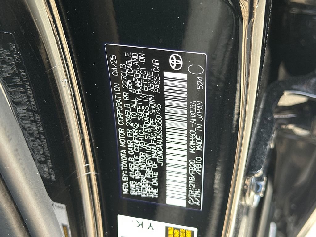 Used 2025 Toyota Prius LE FWD image 32