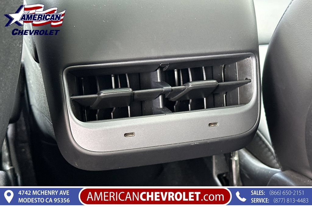 Used 2025 Tesla Model Y Long Range RWD image 16