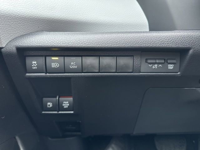 New 2026 Toyota Sienna XLE image 14