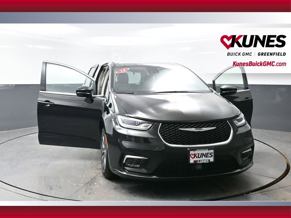 Used 2024 Chrysler Pacifica Select FWD image 55