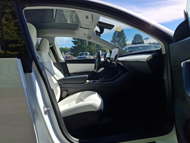 Used 2021 Tesla Model Y Long Range AWD/4WD image 48