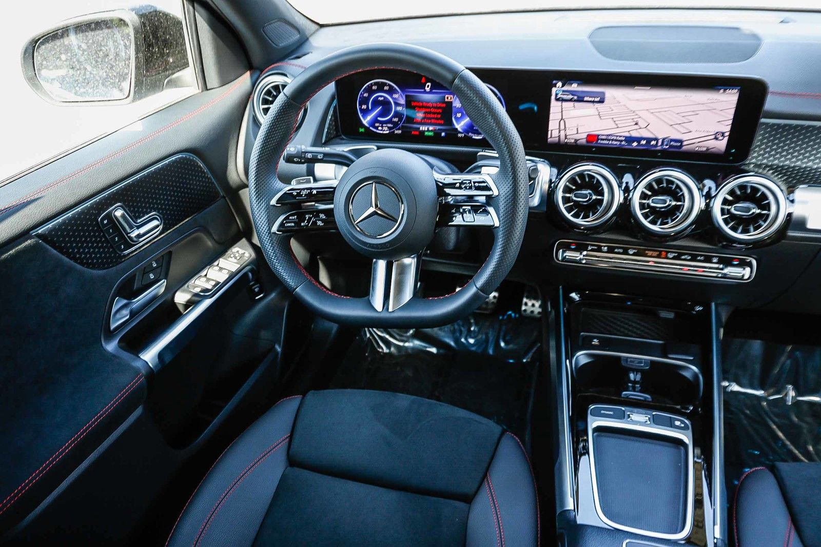 Used 2024 Mercedes-Benz EQB 300 4MATIC image 14