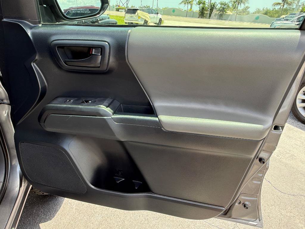 Used 2017 Toyota Tacoma SR RWD image 21