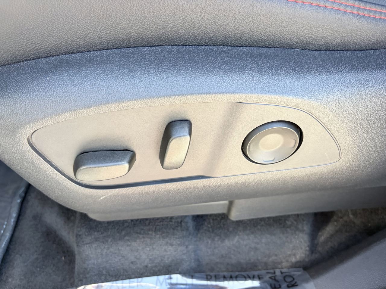 Used 2025 Chevrolet Traverse RS FWD image 20