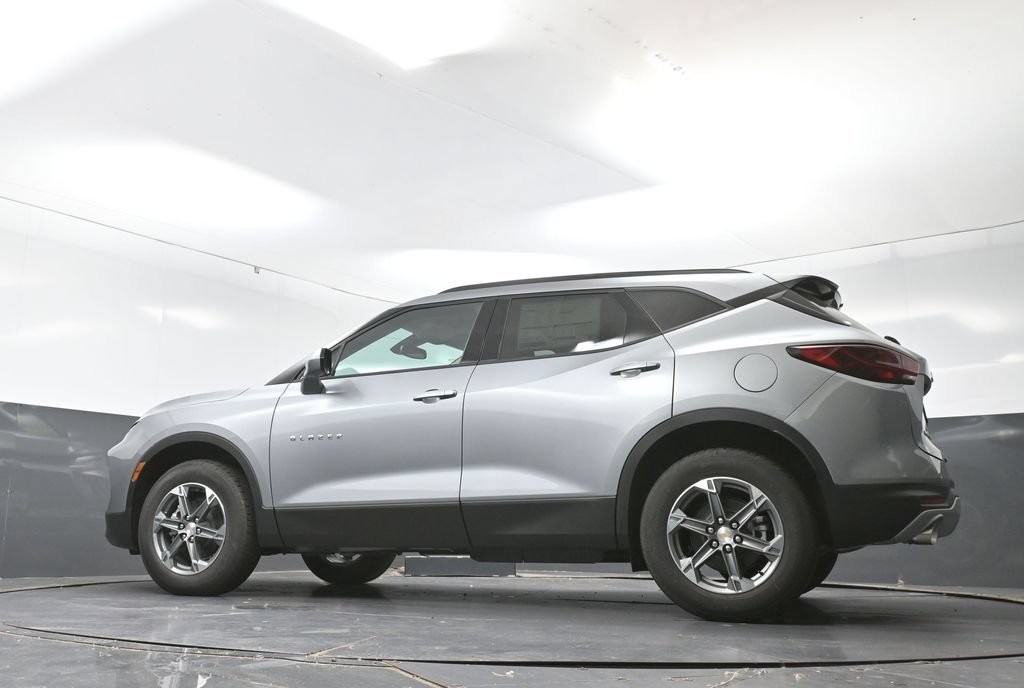New 2026 Chevrolet Blazer LT w/ Convenience Package AWD/4WD image 42
