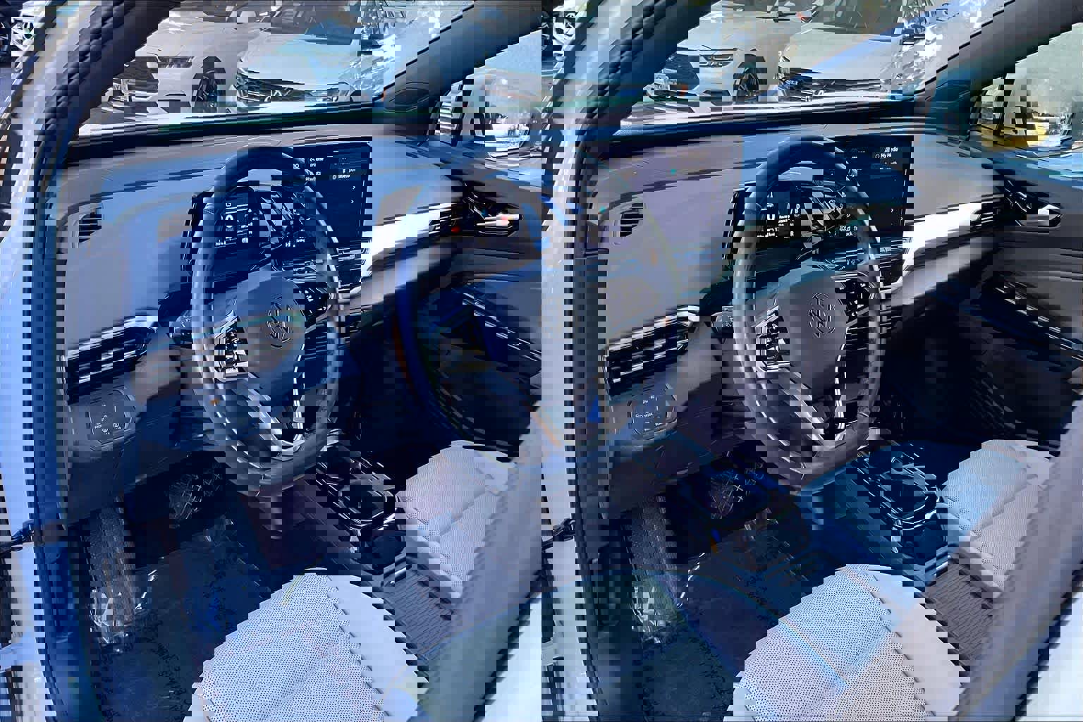 Used 2022 Volkswagen ID.4 Pro S image 17