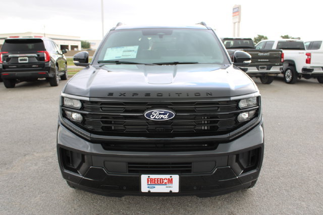 New 2027 Ford Expedition Platinum w/ Stealth Appearance Package AWD/4WD image 2