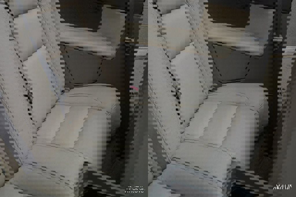 Used 2011 Volvo C70 T5 w/ Convenience Pkg FWD image 27