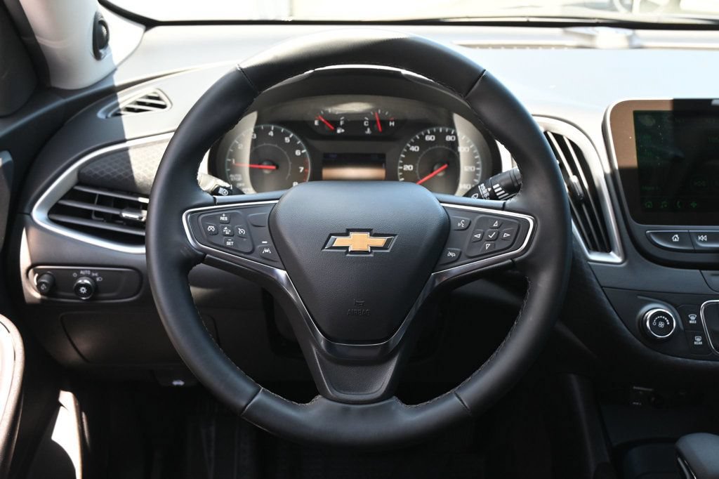 Used 2025 Chevrolet Malibu RS FWD image 10