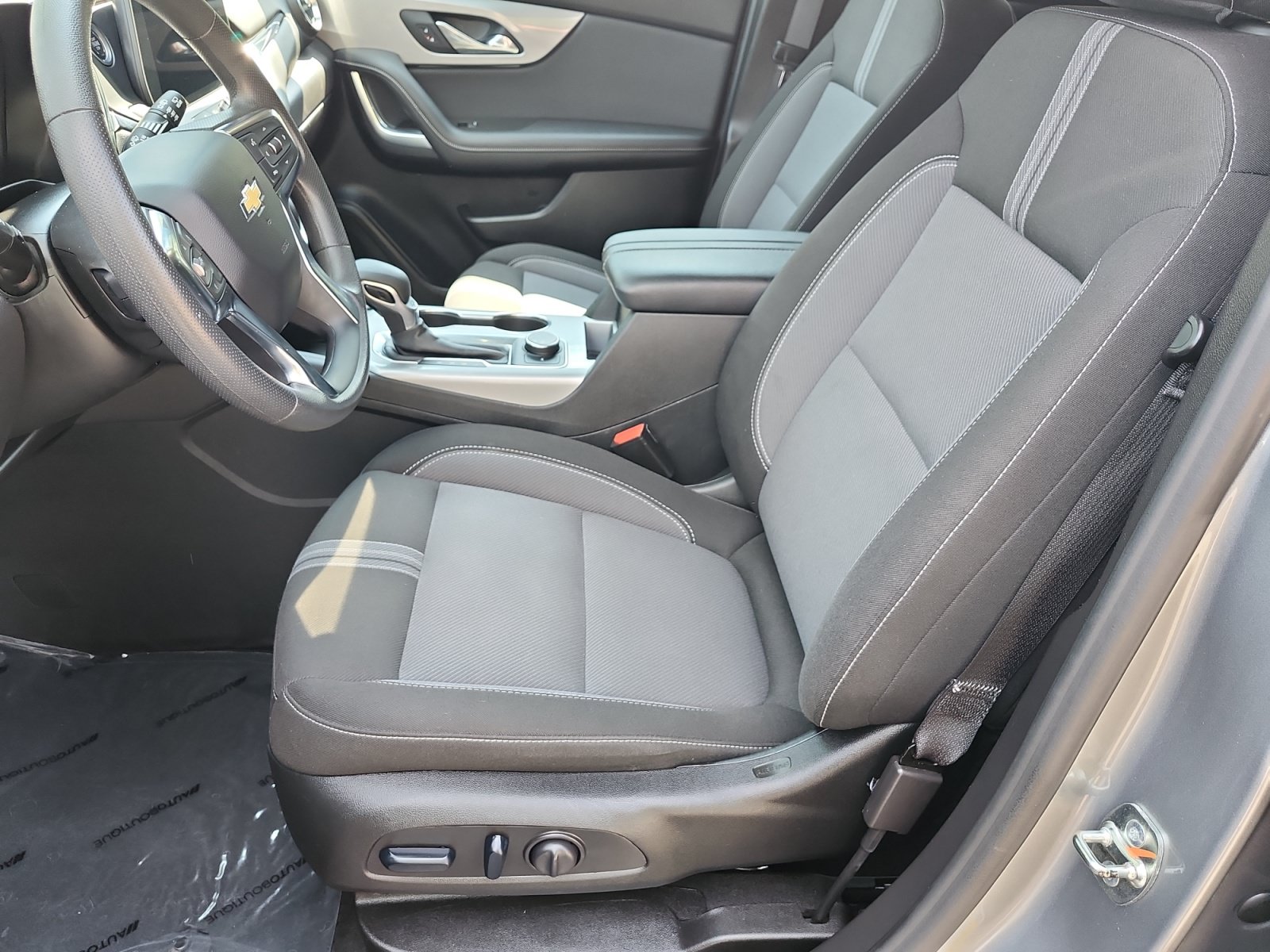 Used 2025 Chevrolet Blazer LT FWD image 10