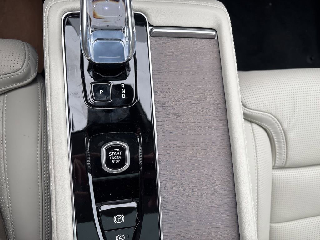 New 2026 Volvo XC90 B6 Ultra w/ Protection Package image 28