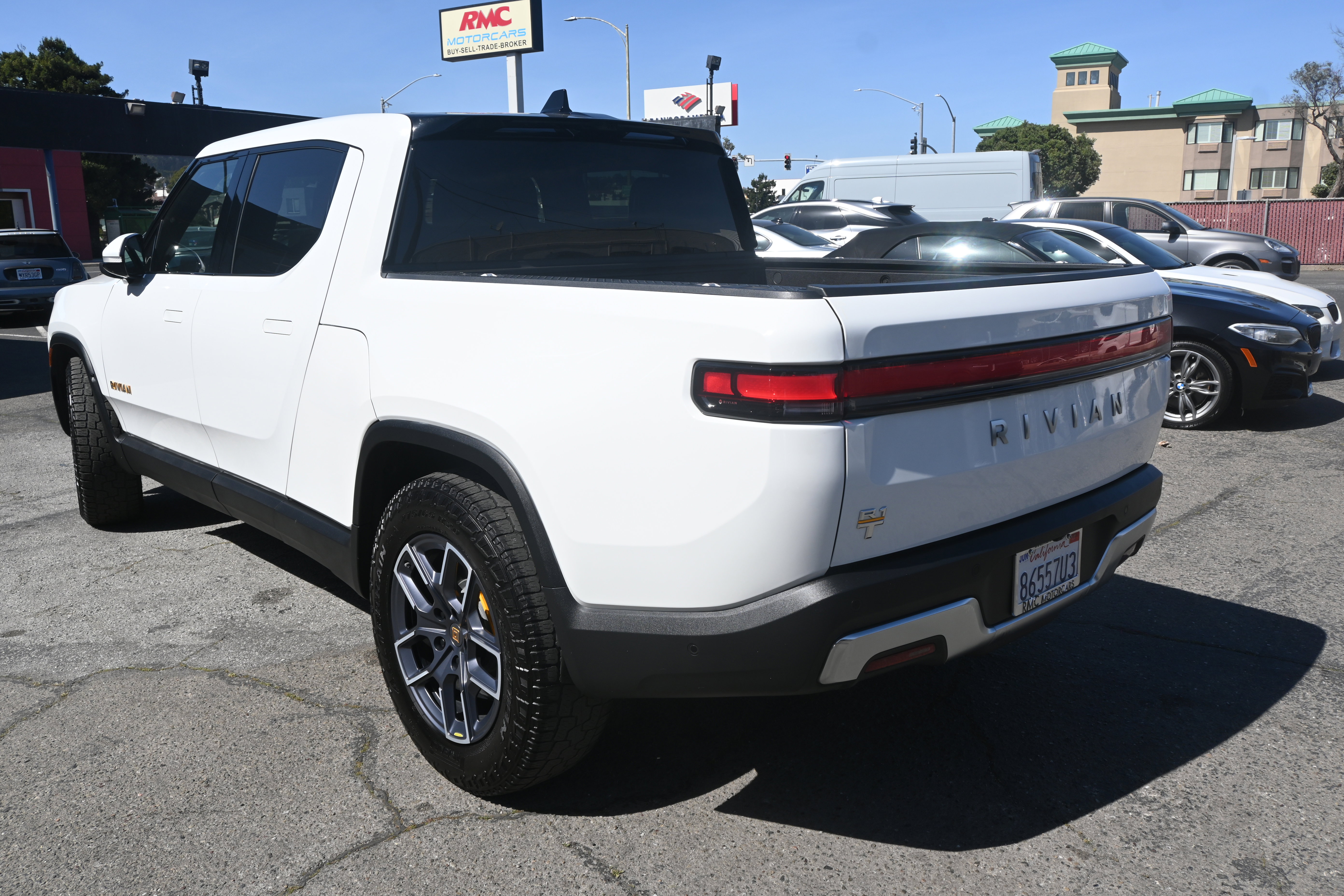 Used 2023 Rivian R1T Adventure image 11
