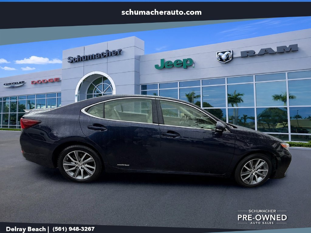 Used 2018 Lexus ES 300h w/ Luxury Package FWD image 8