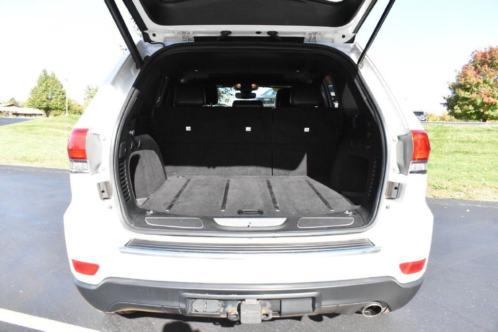Used 2017 Jeep Grand Cherokee Limited w/ Trailer Tow Group IV AWD/4WD image 37