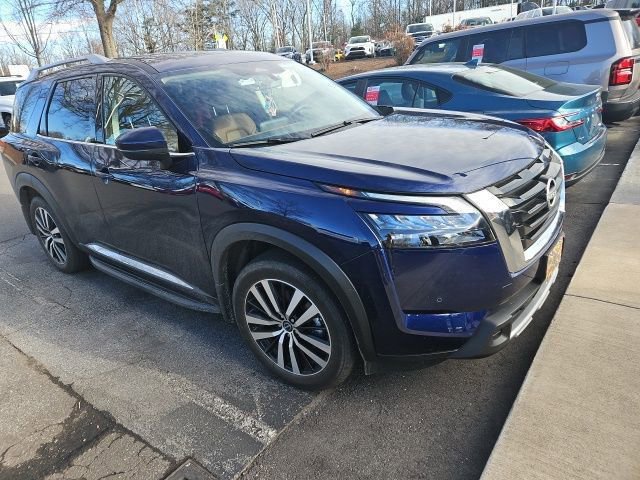 Used 2025 Nissan Pathfinder Platinum
