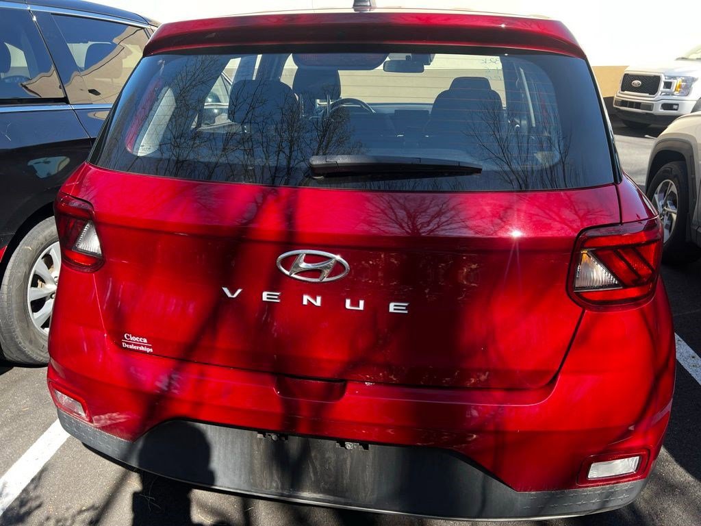 Certified 2023 Hyundai Venue SE image 12