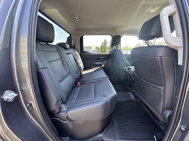 Used 2022 Toyota Prius XLE AWD/4WD image 29