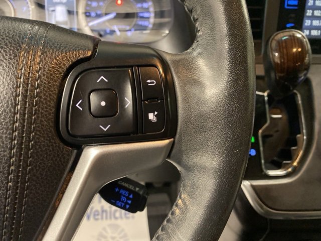 Used 2017 Toyota Sienna Limited image 18