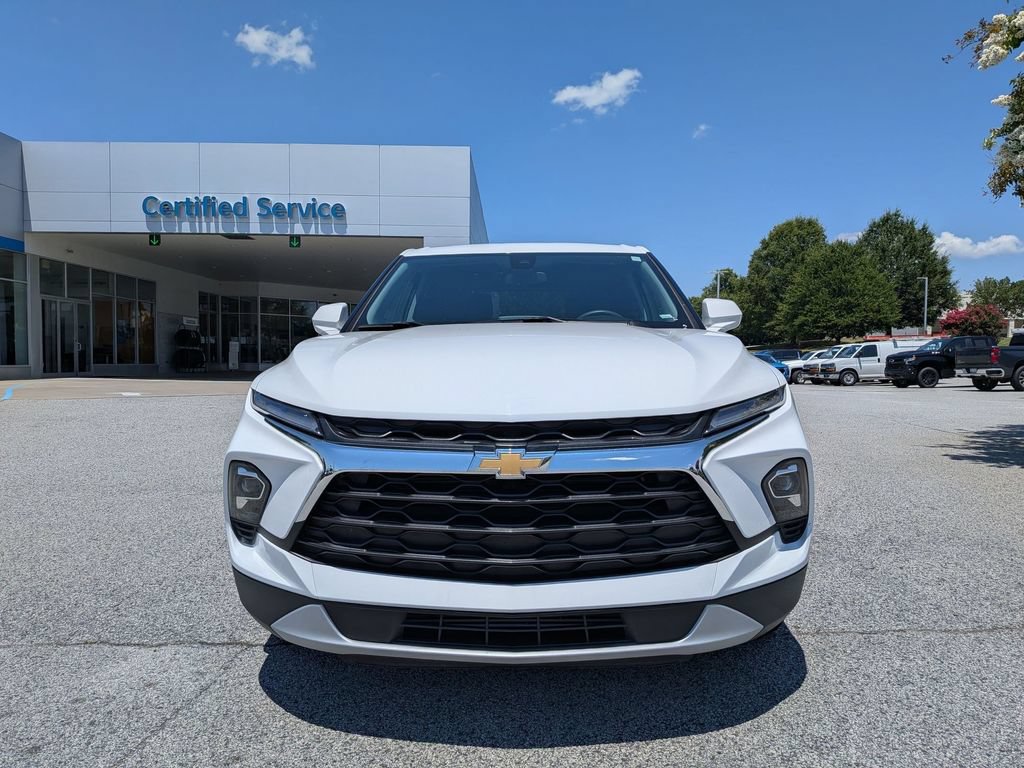 Used 2025 Chevrolet Blazer LT FWD image 3