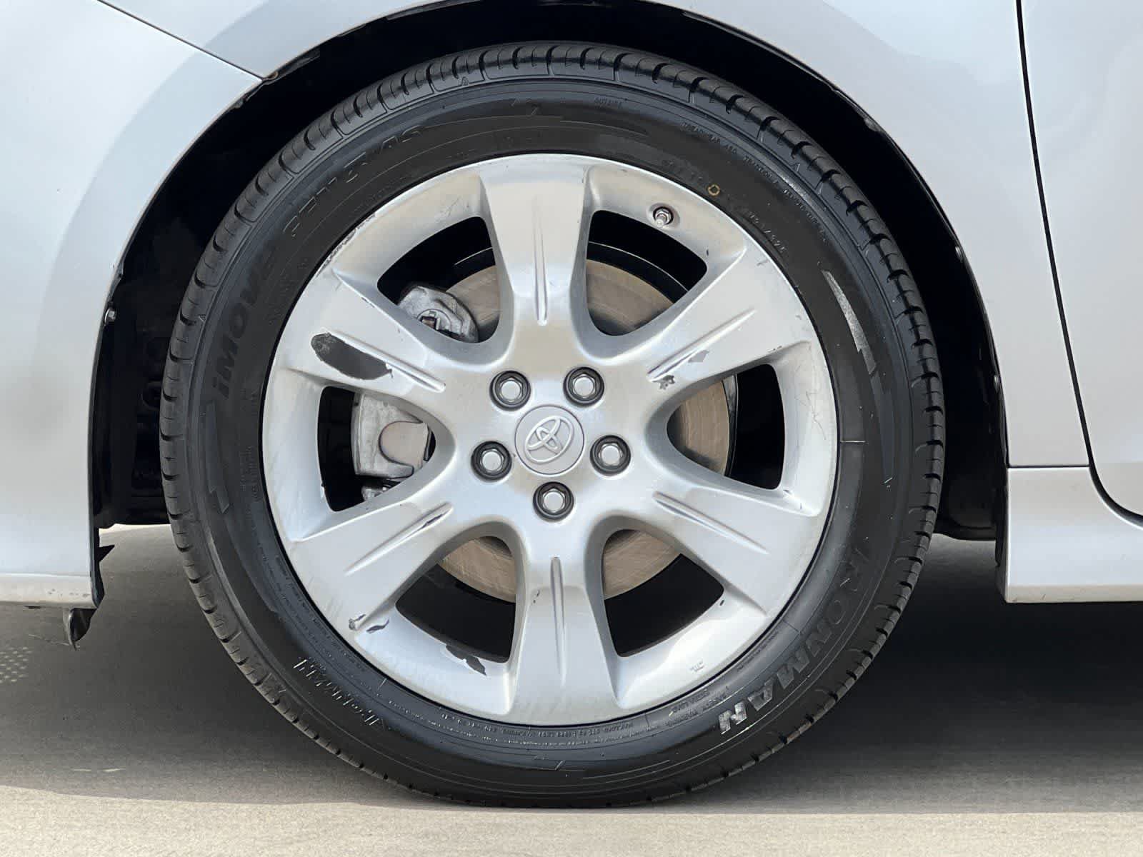 Used 2014 Toyota Sienna SE FWD image 28