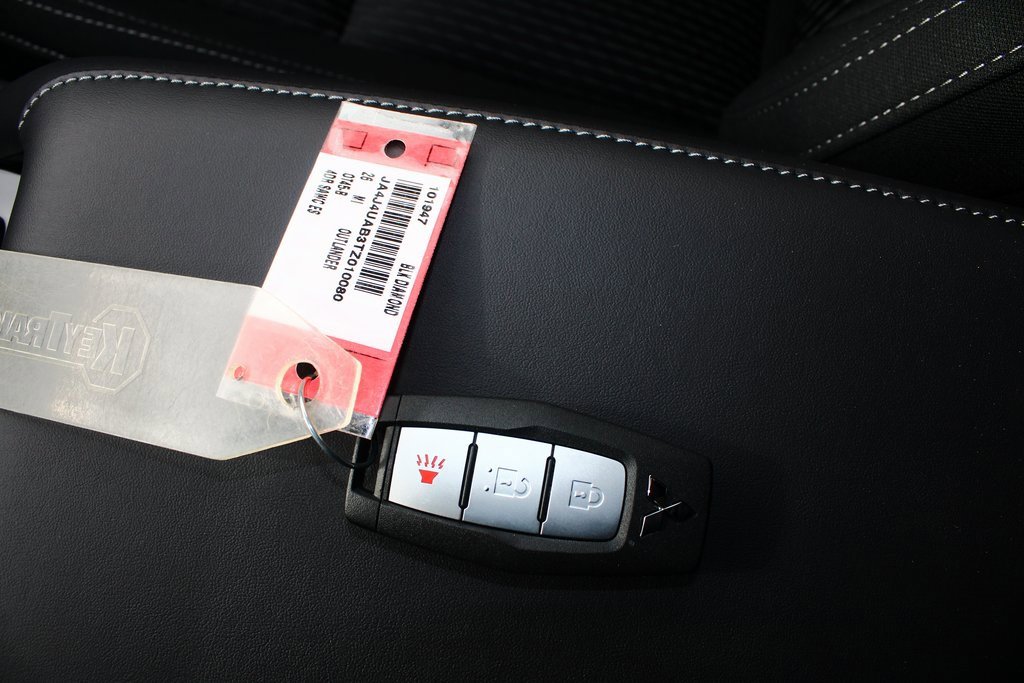 New 2026 Mitsubishi Outlander ES image 23