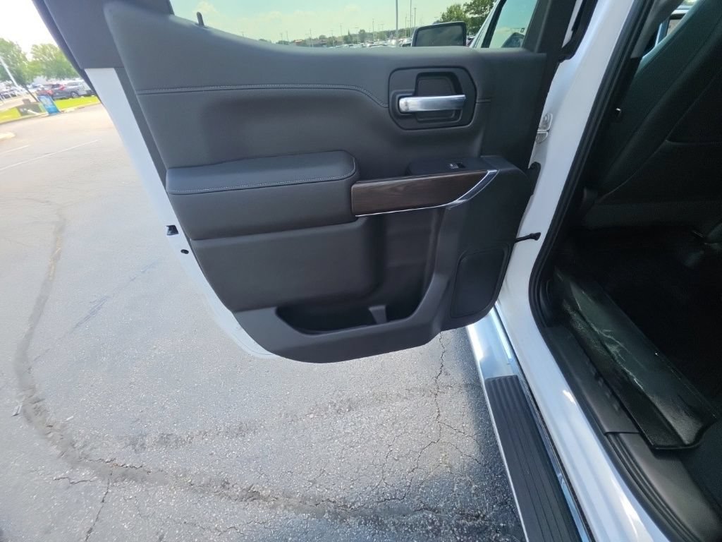 Used 2019 GMC Sierra 1500 SLT w/ SLT Premium Plus Package AWD/4WD image 28