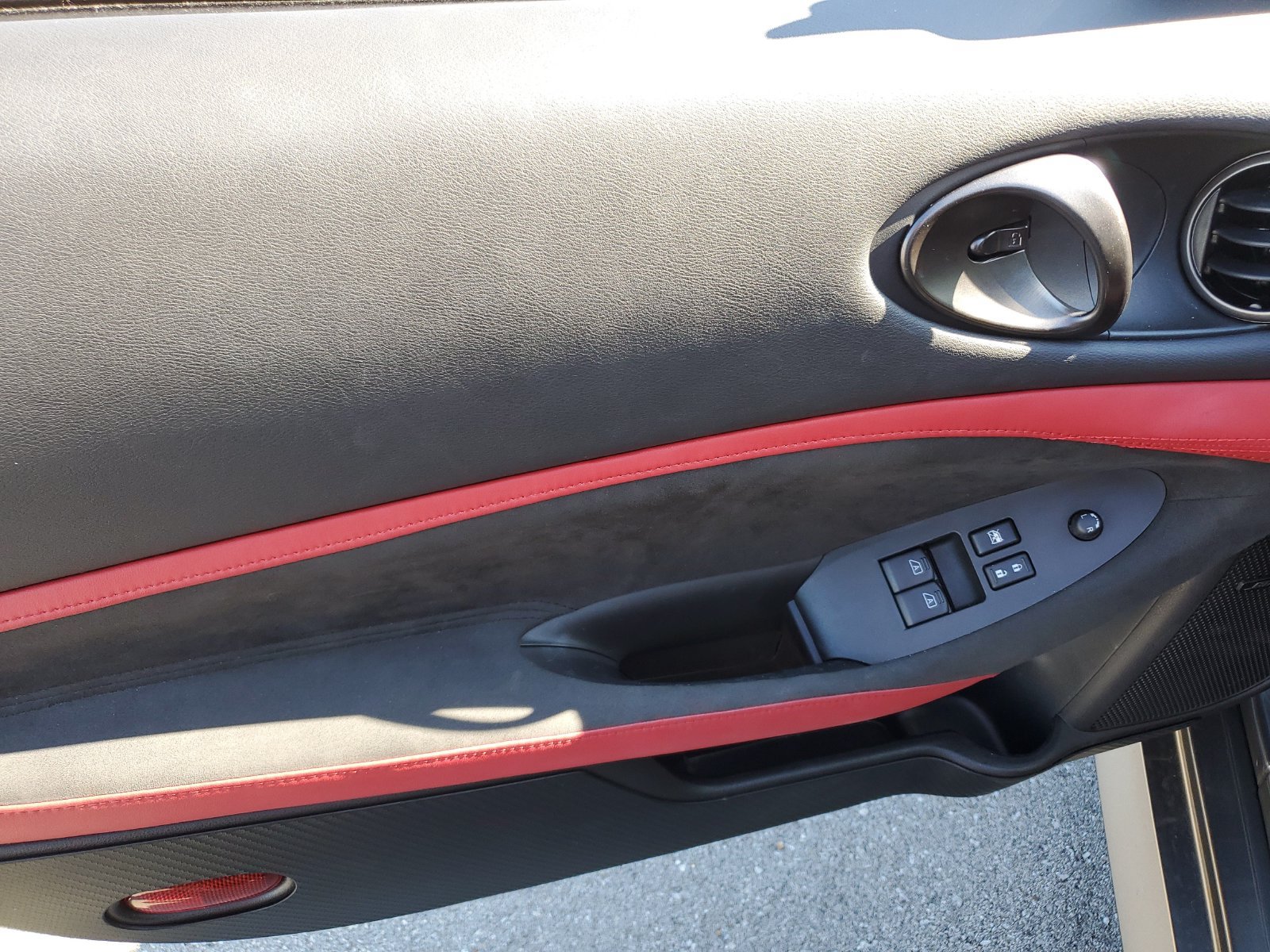 Used 2025 Nissan Z Performance w/ Floor Mat Package RWD image 11