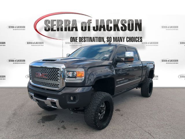 Used 2015 GMC Sierra 2500 Denali w/ Duramax Plus Package image 4