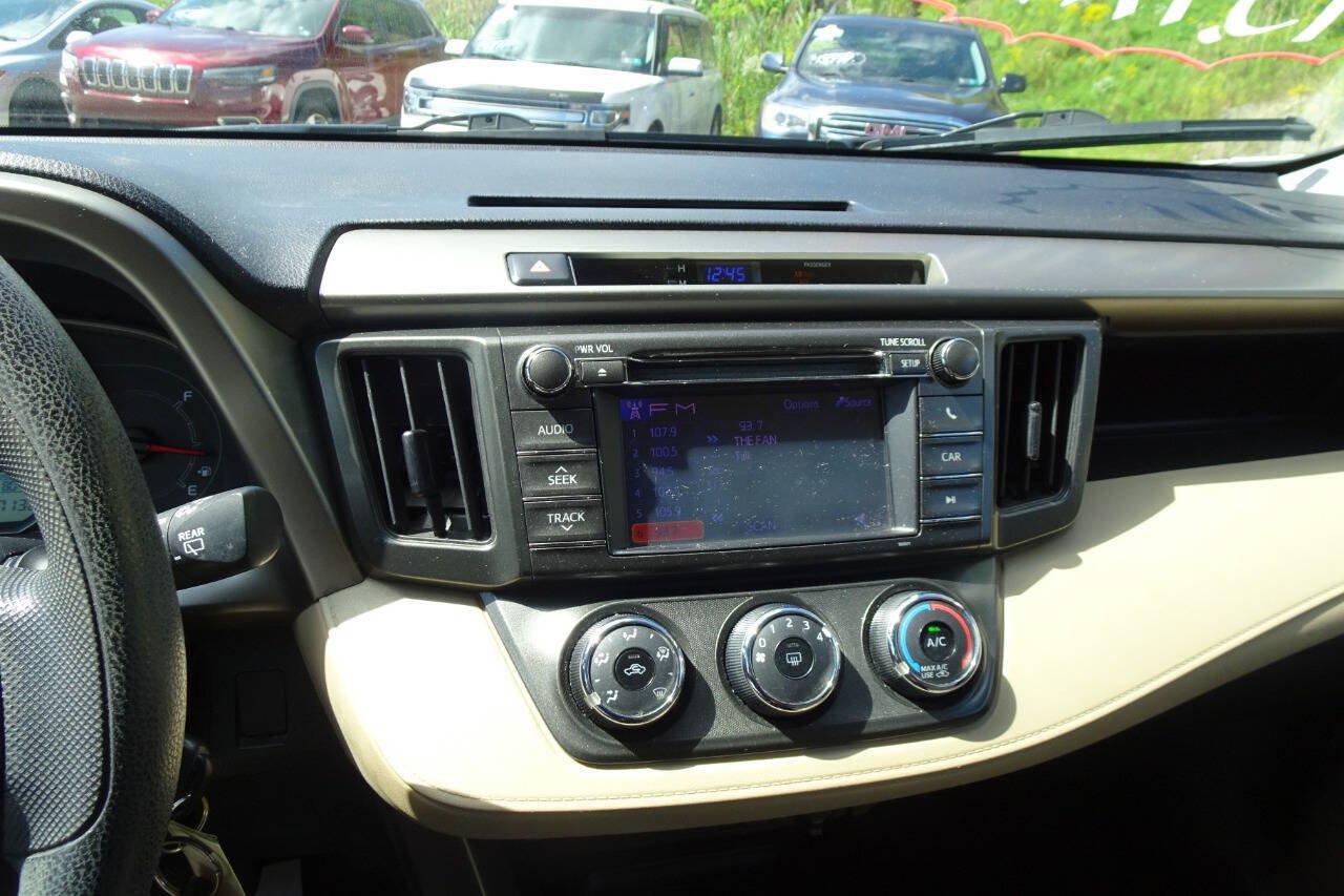 Used 2013 Toyota RAV4 LE AWD/4WD image 19