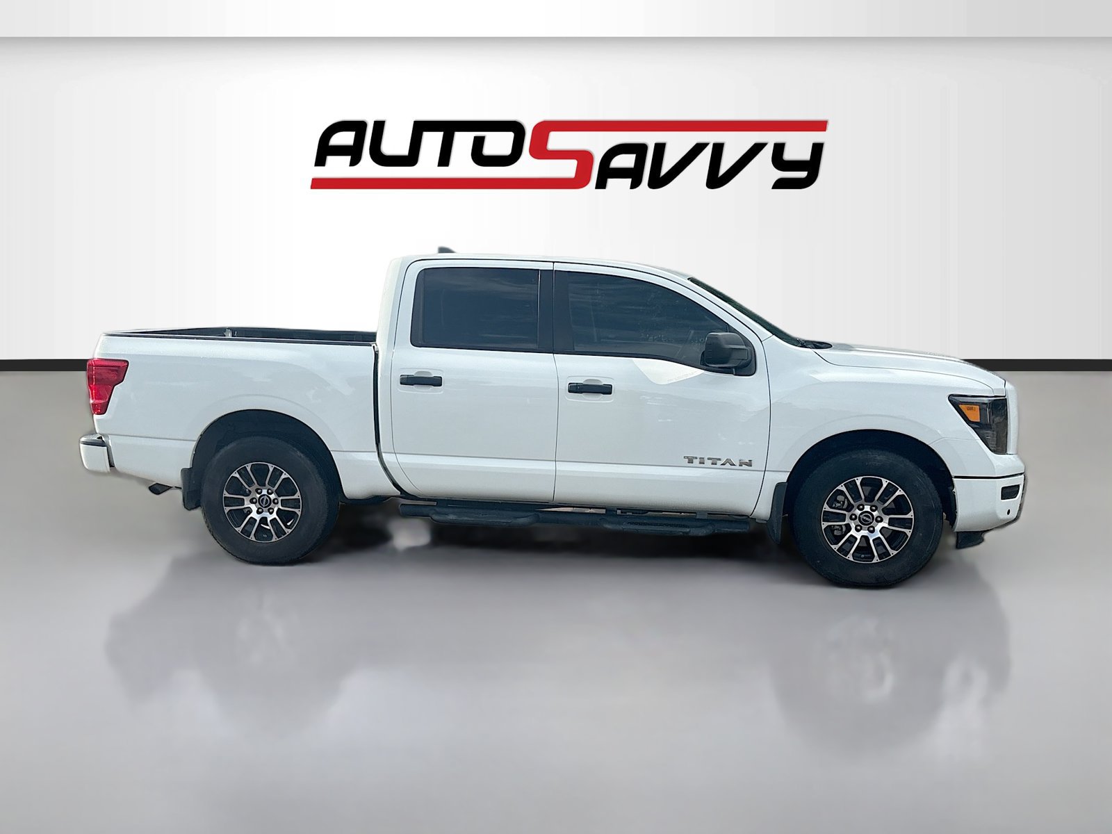 Used 2023 Nissan Titan SV w/ SV Convenience Package RWD image 8