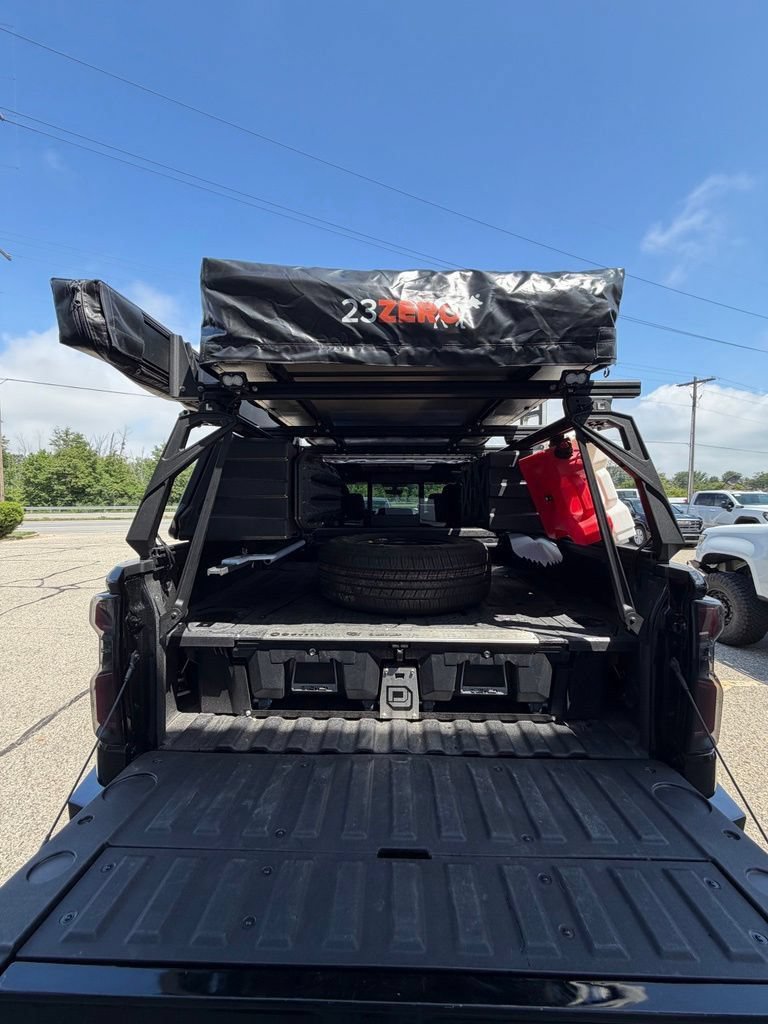 Used 2021 Chevrolet Silverado 1500 LT Trail Boss w/ LT Trail Boss Premium Package AWD/4WD image 4