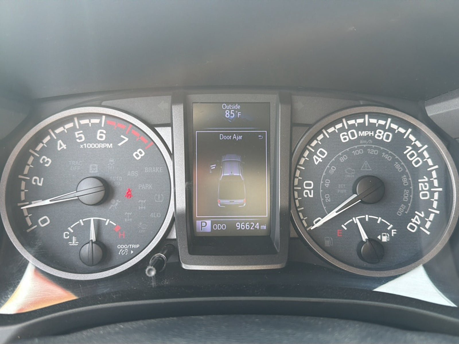 Used 2019 Toyota Tacoma SR5 AWD/4WD image 11