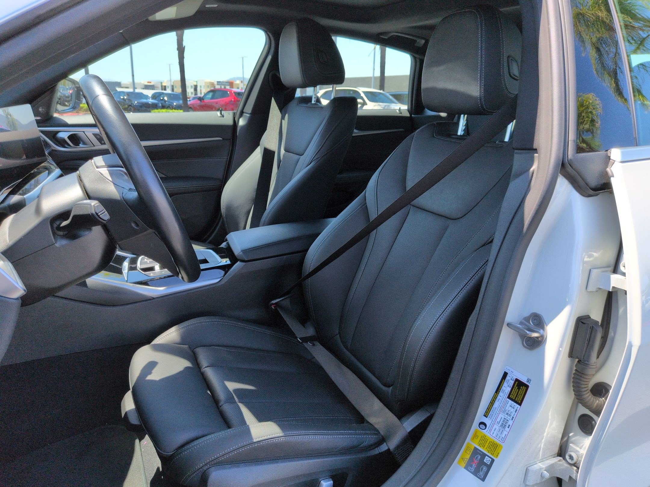 Used 2023 BMW i4 eDrive40 RWD image 16