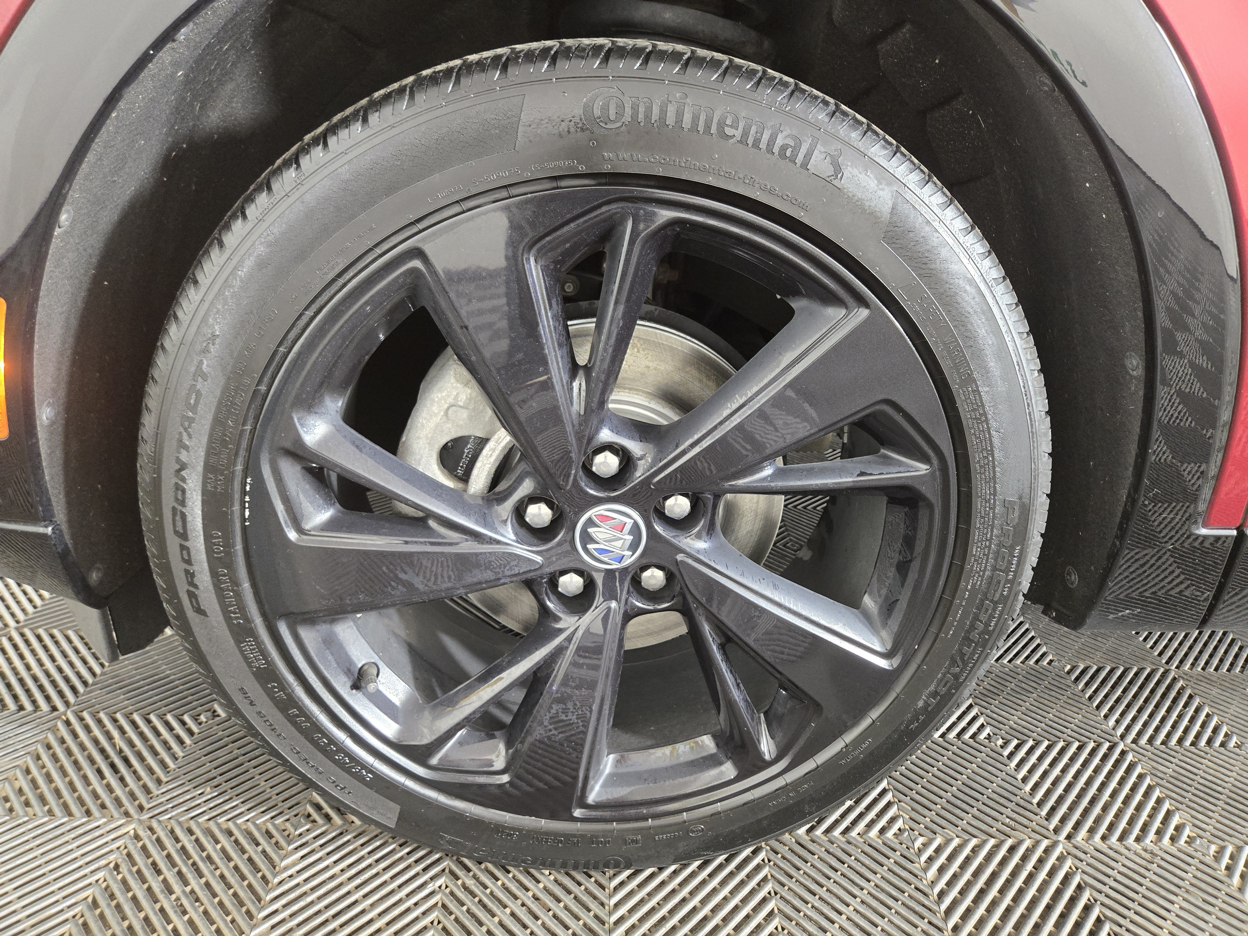Used 2022 Buick Envision Preferred w/ Sport Touring Package FWD image 31