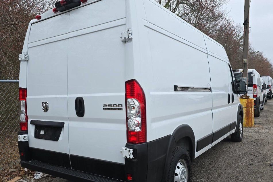 Used 2023 RAM ProMaster 2500 FWD image 3