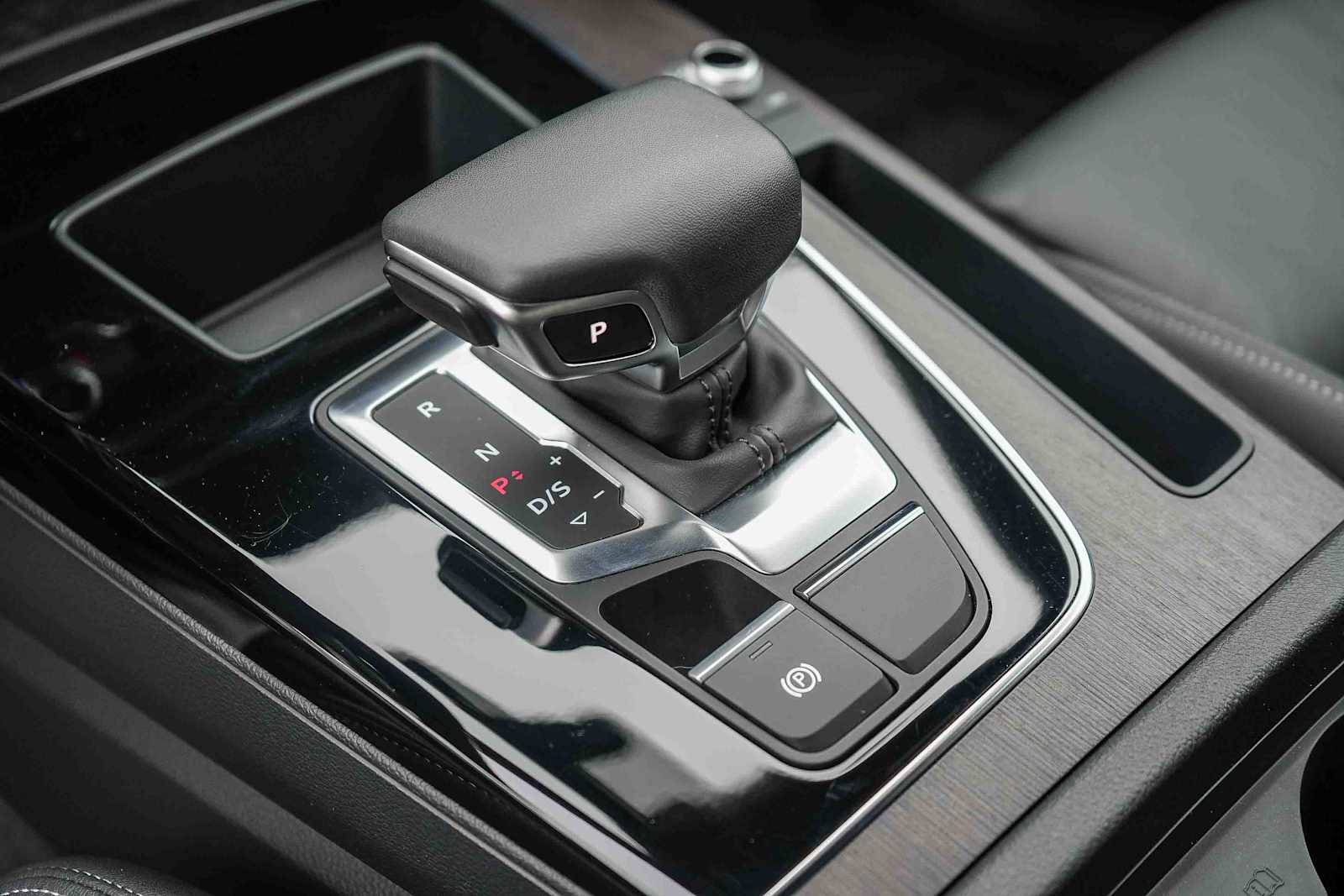 Used 2023 Audi Q5 2.0T Premium w/ Convenience Package image 28